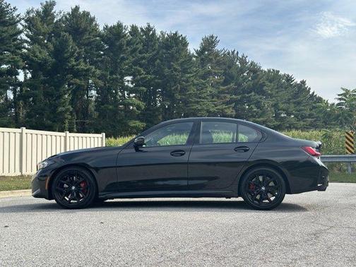 2025 BMW 330 i xDrive