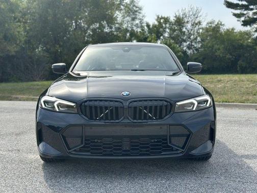 2025 BMW 330 i xDrive