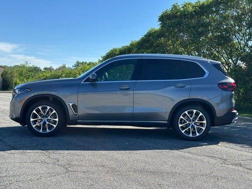 Gray Metallic 2026 BMW X5 xDrive40i