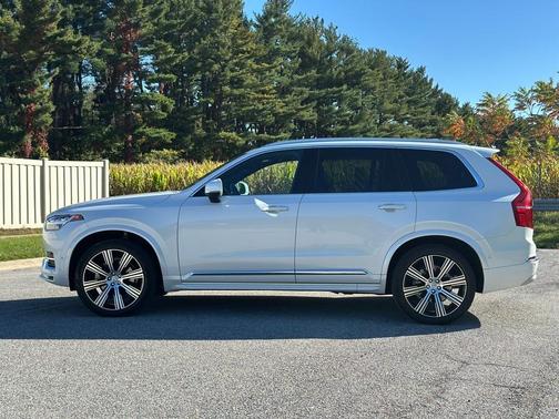 2022 Volvo XC90 T6 Inscription 7 Passenger