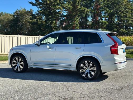 2022 Volvo XC90 T6 Inscription 7 Passenger
