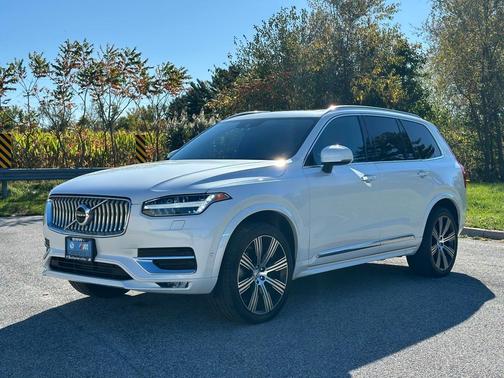2022 Volvo XC90 T6 Inscription 7 Passenger