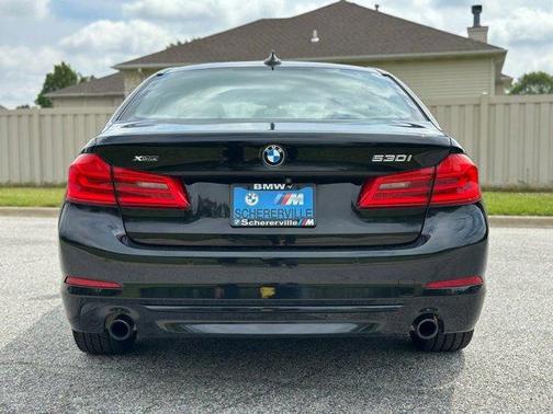 Black Sapphire Metallic 2019 BMW 530 i xDrive