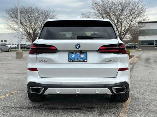 Mineral White Metallic 2026 BMW X5 PHEV xDrive50e