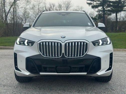 Mineral White Metallic 2026 BMW X5 xDrive40i