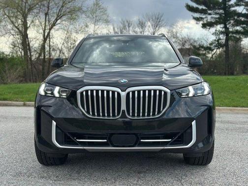 Black Sapphire Metallic 2024 BMW X5 xDrive40i
