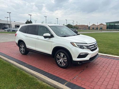 White 2016 Honda Pilot EX-L w/ Navigation