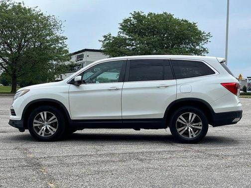 White 2016 Honda Pilot EX-L w/ Navigation