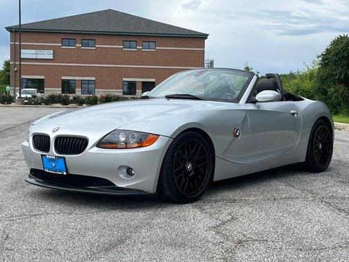 Silver 2003 BMW Z4 2.5i Roadster