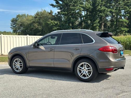 2012 Porsche Cayenne Base