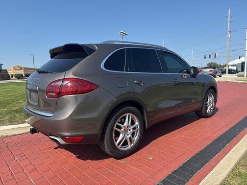 2012 Porsche Cayenne Base