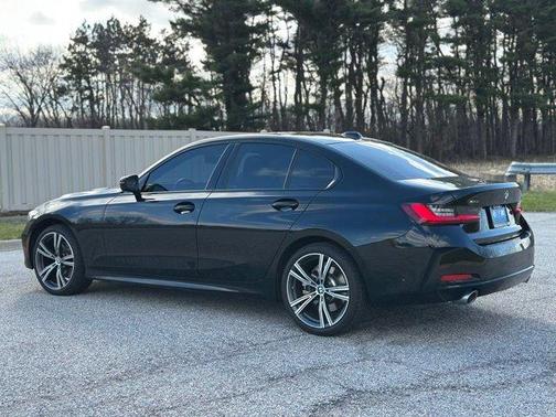 2023 BMW 330 i xDrive