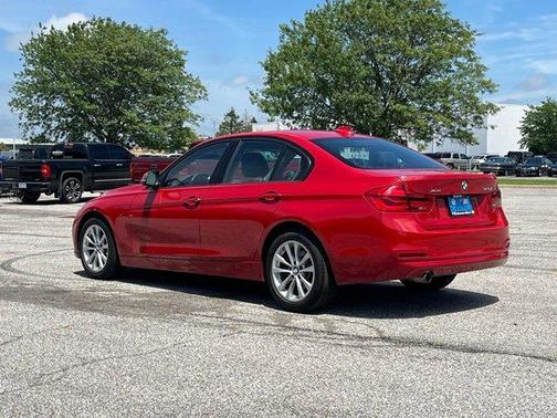 Melbourne Red Metallic 2017 BMW 320 i xDrive