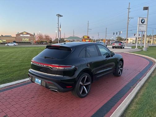2025 Porsche Macan