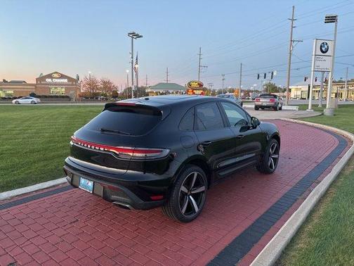 2025 Porsche Macan 