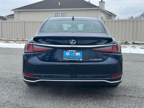 2021 Lexus ES 300h Luxury