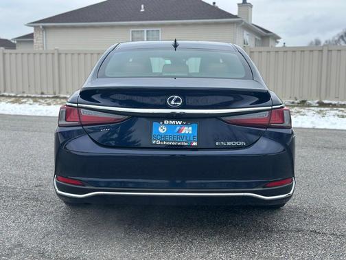 2021 Lexus ES 300h Luxury