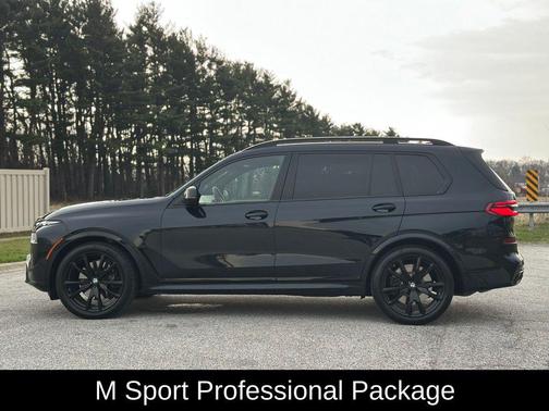 Carbon Black Metallic 2025 BMW X7 M60i