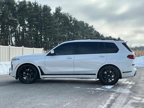 2024 BMW X7 xDrive40i