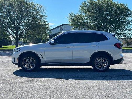 Mineral White Metallic 2024 BMW X3 xDrive30i