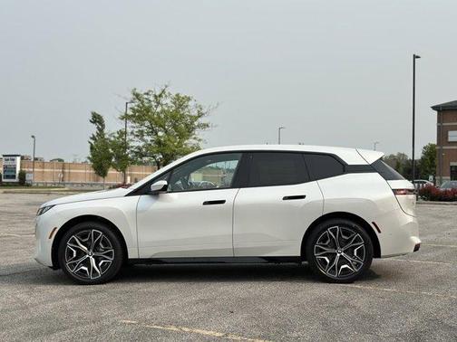 2026 BMW iX xDrive45