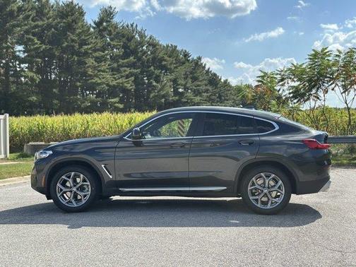 2024 BMW X4 xDrive30i