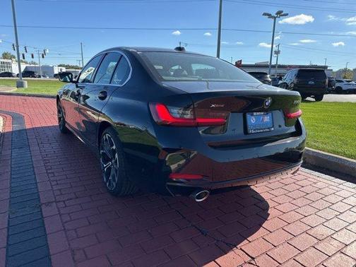 2025 BMW 330 i xDrive