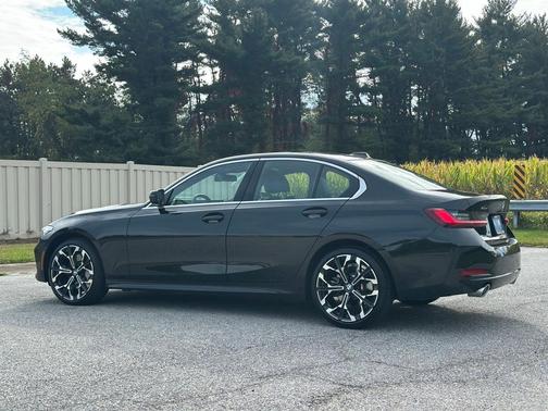 2025 BMW 330 i xDrive