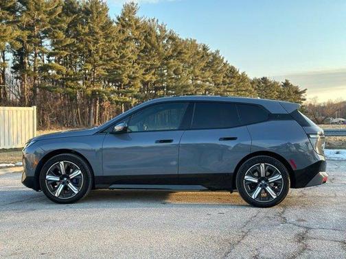 2025 BMW iX xDrive50