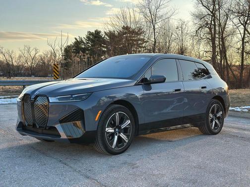 2025 BMW iX xDrive50