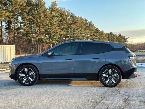 2025 BMW iX xDrive50