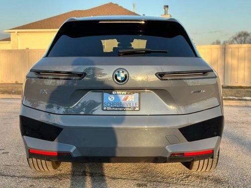 2025 BMW iX xDrive50