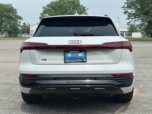 2024 Audi Q8 e-tron Premium