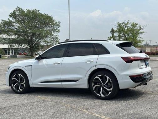 2024 Audi Q8 e-tron Premium