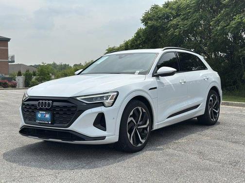 2024 Audi Q8 e-tron Premium