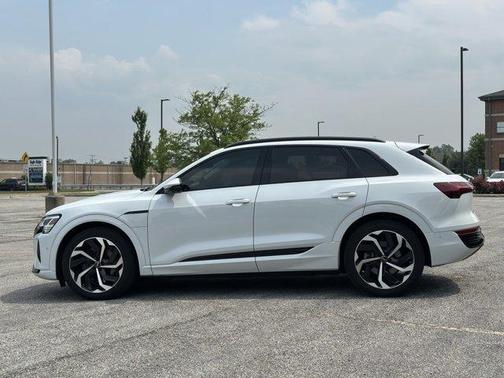 2024 Audi Q8 e-tron Premium