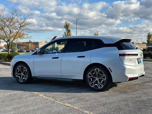 2026 BMW iX xDrive45