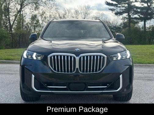 Black Sapphire Metallic 2024 BMW X5 xDrive40i