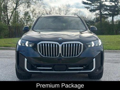 Black Sapphire Metallic 2024 BMW X5 xDrive40i