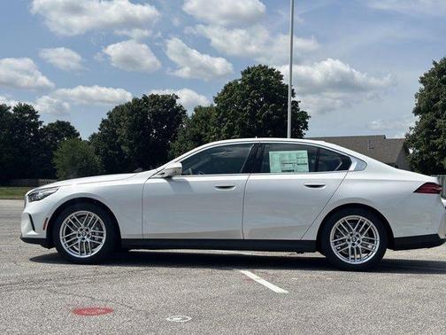 2025 BMW 530 i xDrive