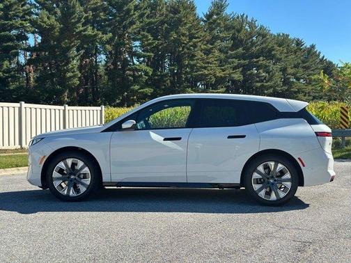 2026 BMW iX xDrive45