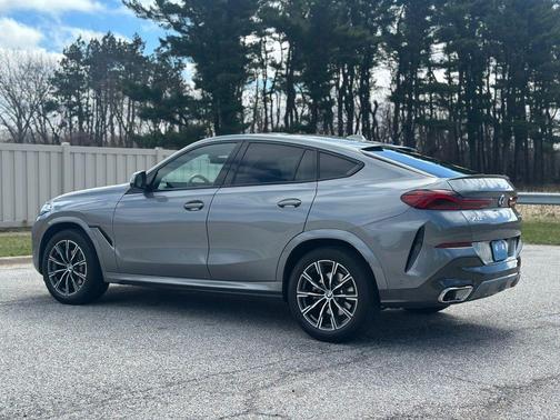 Skyscraper Gray Metallic 2024 BMW X6 xDrive40i