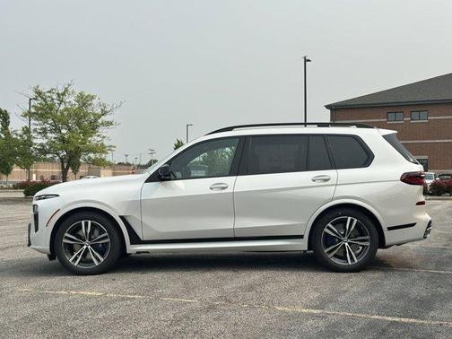 2026 BMW X7 M60i