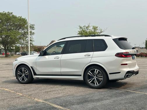 2026 BMW X7 M60i