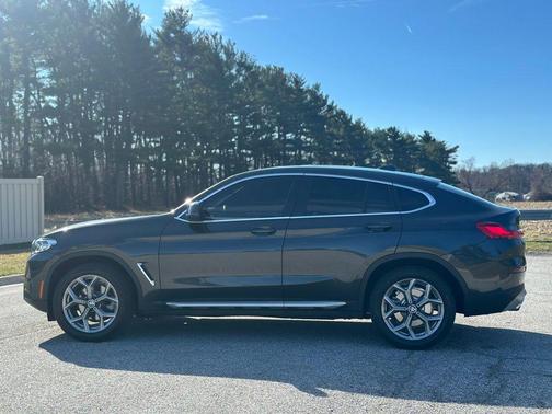 2024 BMW X4 xDrive30i