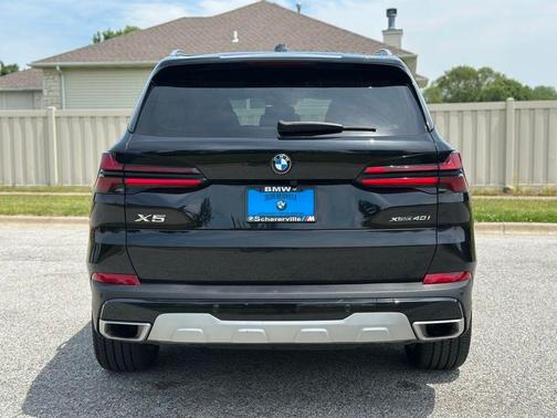 Black Sapphire Metallic 2024 BMW X5 xDrive40i