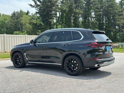 Black Sapphire Metallic 2024 BMW X5 xDrive40i