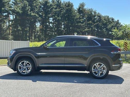 2024 Volkswagen Atlas Cross Sport 2.0T SEL R-Line