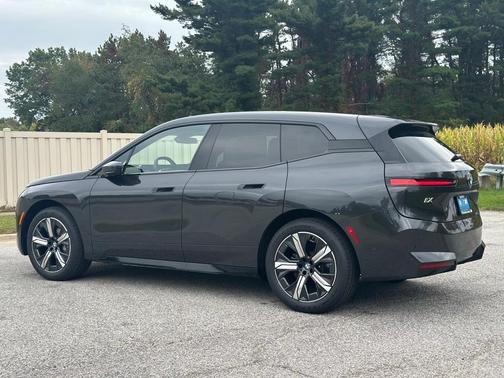 2026 BMW iX xDrive45