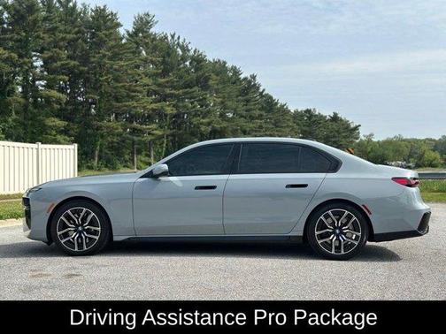 Brooklyn Gray Metallic 2023 BMW 740 i